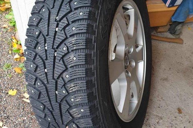 Nokian 235/65 R17 säljes i Norrköping | Block - såld eller borttagen