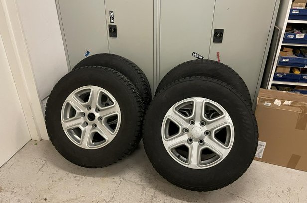Hakkapelitta 9 suv på ford fälg ranger sälje - såld eller borttagen