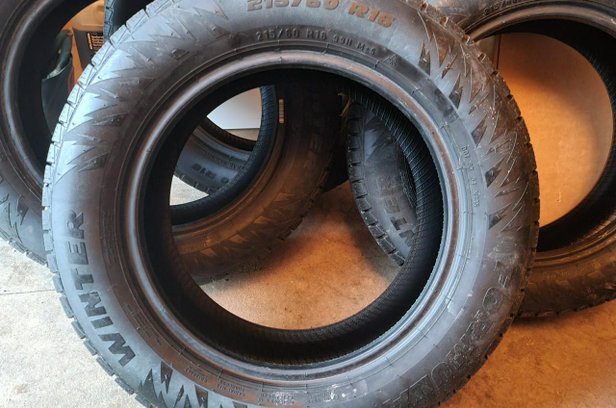 Formula winter-däck 215/60 R16 säljes i Håbo | Blocket