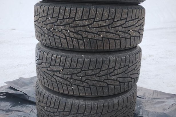 4st Kumho 235/50 R18 Nordisk friktionsdäck, 7 - såld eller borttagen