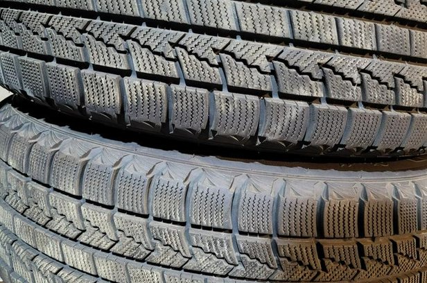215/60/R16 vinter / m+s kompletta hjul säljes - såld eller borttagen