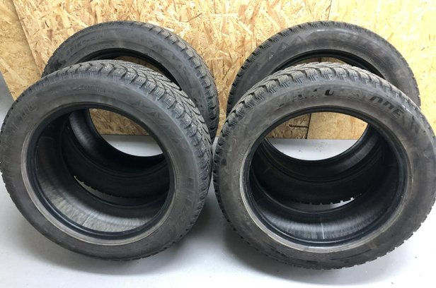 Bridgestone Blizzak Spike 01 säljes i Värmdö - såld eller borttagen
