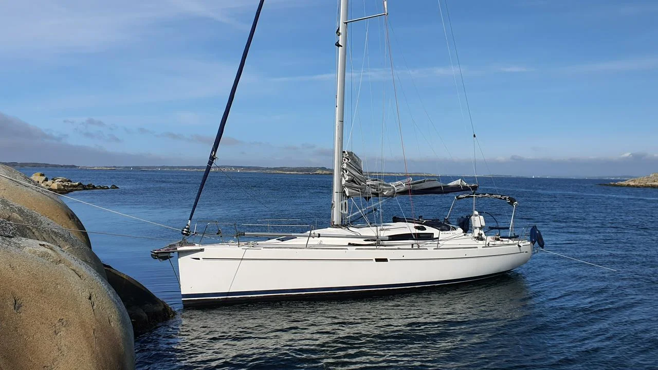 Elan 410, välutrustad performance cruiser med 3-kabiner image