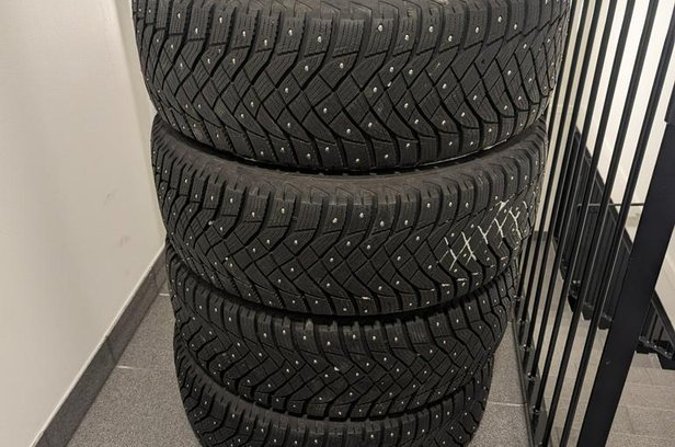 Goodyear Ultragrip Arctic 2 (255/60-18) sälje - såld eller borttagen