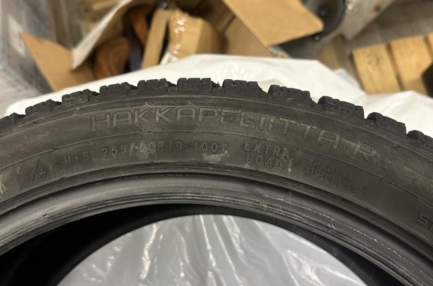 Nokian Hakkapeliitta R3 friktionsdäck säljes - såld eller borttagen