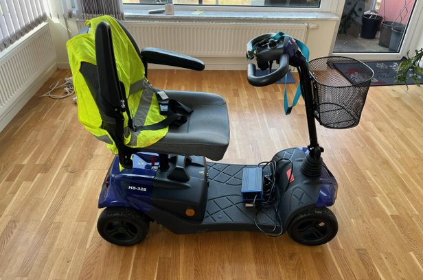 Promenadskoter HS 328 - BLÅ säljes i Kävlinge - såld eller borttagen