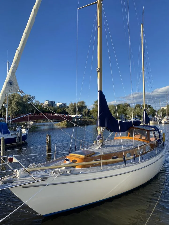 Vindö 50 Ketch Doghouse image