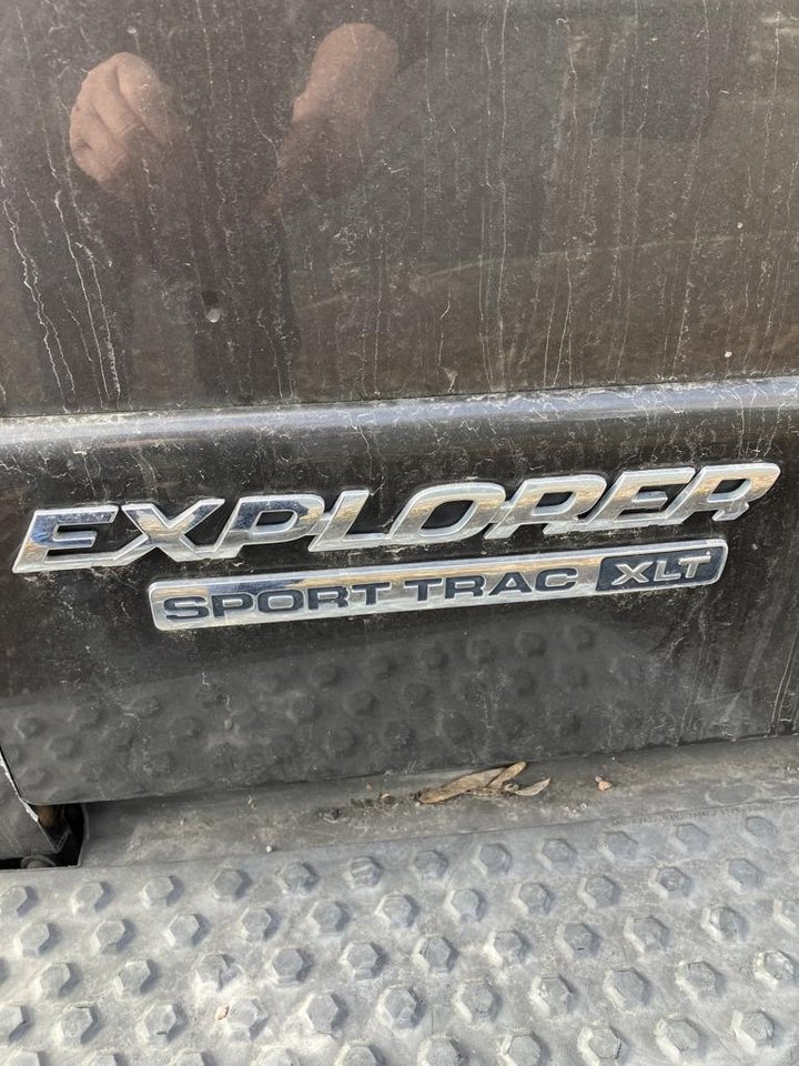 Ford Explorer Sport  2005