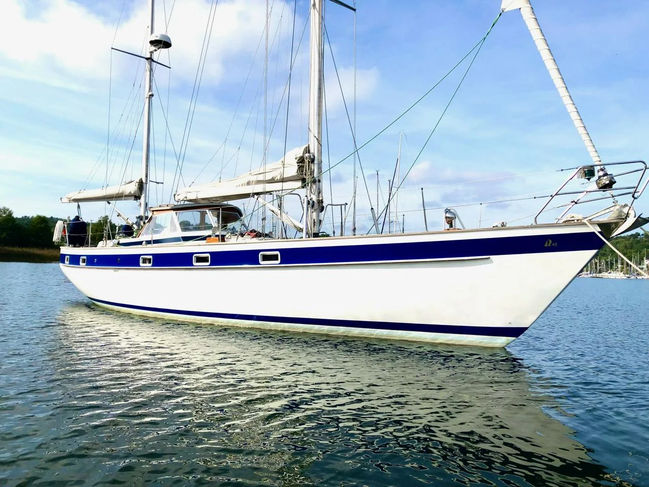 Hallberg Rassy 42E ketch image