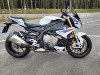 Bmw S1000R Hp (m paket) nyservad, fint skick, endast 2 ägare