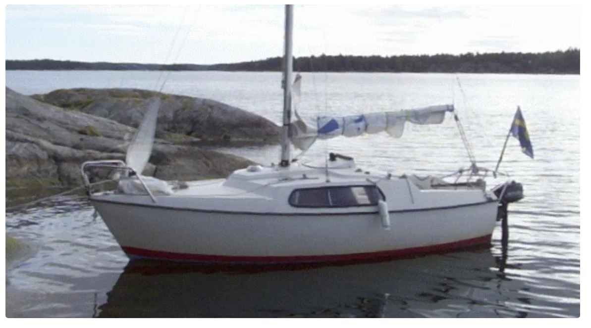 Segelbåt Monark 540 med 4hk Mercury-motor säljes image