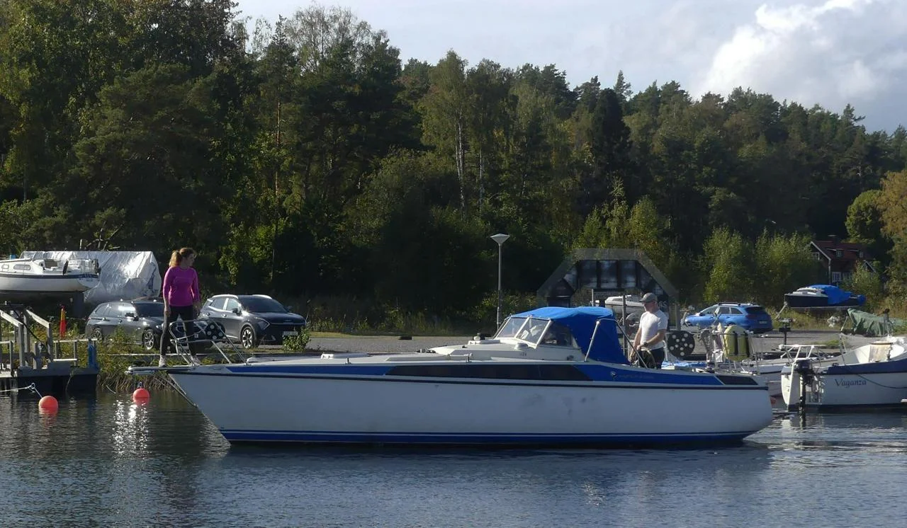 Helrenoverad Maxi 95 med bogpropeller image