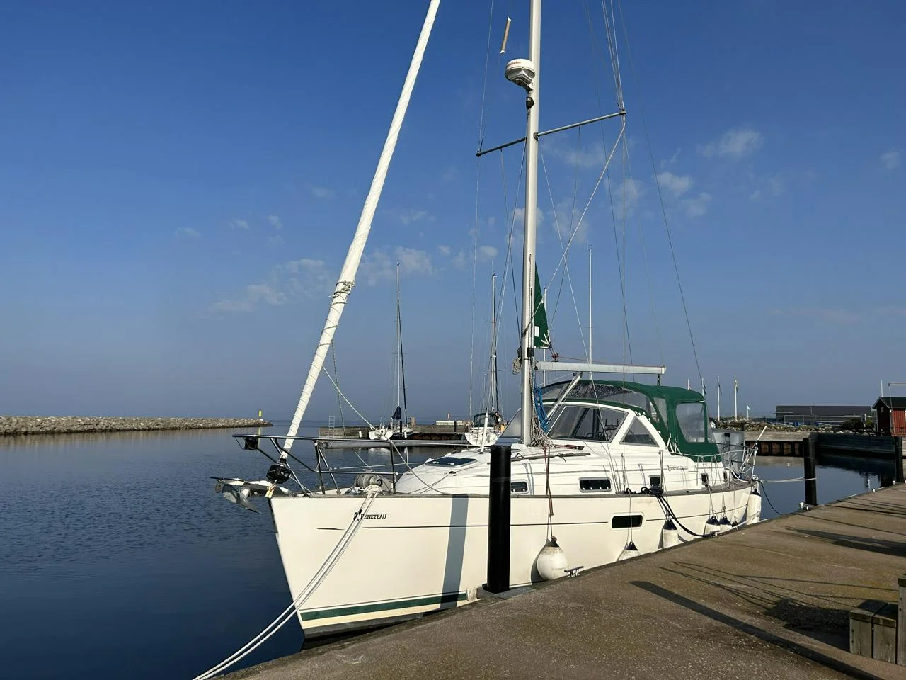 Beneteau Oceanis 36CC (center cockpit) image