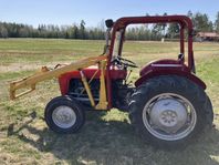 Veterantraktor Massey Ferguson 1963, med lastare.