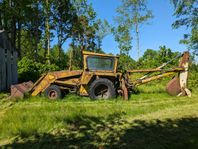 Grävlastare från JCB med motor från B.M.C.