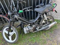 Moped renoveringsobjekt 