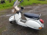 Vespa piaggio 200E