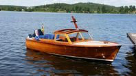 Passbåt/Campingbåt i trä från Storebro båtbyggarskola