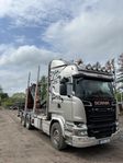 Scania timmerbil med kran