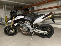 Aprilia Dorsoduro 750