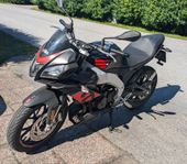 Aprilia 125 Tuono ”låga mil, fint skick, nybesiktigad”