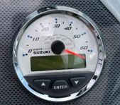 Suzuki DF300 hastighets-, bränsle- och trimmätare oanvända