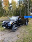 Nissan Titan 4wd A-traktor 5,6 V8