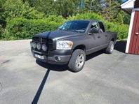 Dodge RAM 1500 Quad Cab 5.7 V8 HEMI 4x4