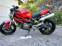 Ducati Monster 696 m ABS, nybes 