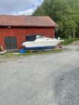 Sea Ray 250 från 1993 med en Mercrusier 5.7L V8, Bravo 2 dre