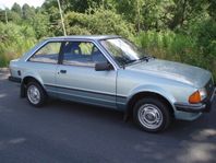 Ford Escort 3-dörrars Halvkombi 1.6