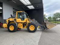 Volvo L90H med flera redskap