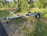 Nybesiktad Fogelsta 160750 UBX-750kg båttrailer 80km/h 2016 