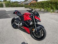 Ducati Streetfighter V2 - Rätt utrustad