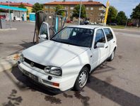 Volkswagen Golf 5-dörrar 1.8 GL, 5900 mil, nyservad. 