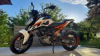 KTM 125 Duke, ABS, nybesiktad, inkl. depåstöd