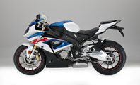 Massor av reservdelar till BMW S1000RR...