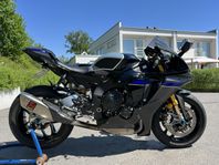 YAMAHA YZF R1M FINAL EDiTION / AKRAPOVIC