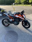 KTM Duke 125 Maxutrustad  nyservad besiktigad