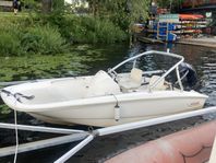 Boston Whaler 150 Super Sport Mercury 60 hk 2011 + båtplats