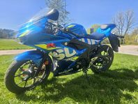 SUZUKI GSX-R125X