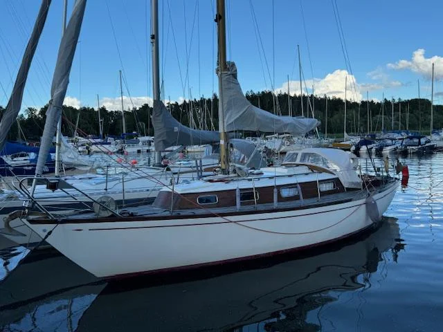 Hallberg Rassy Mistral 33 image