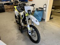 Husqvarna te 250 med mycket tillbehör!