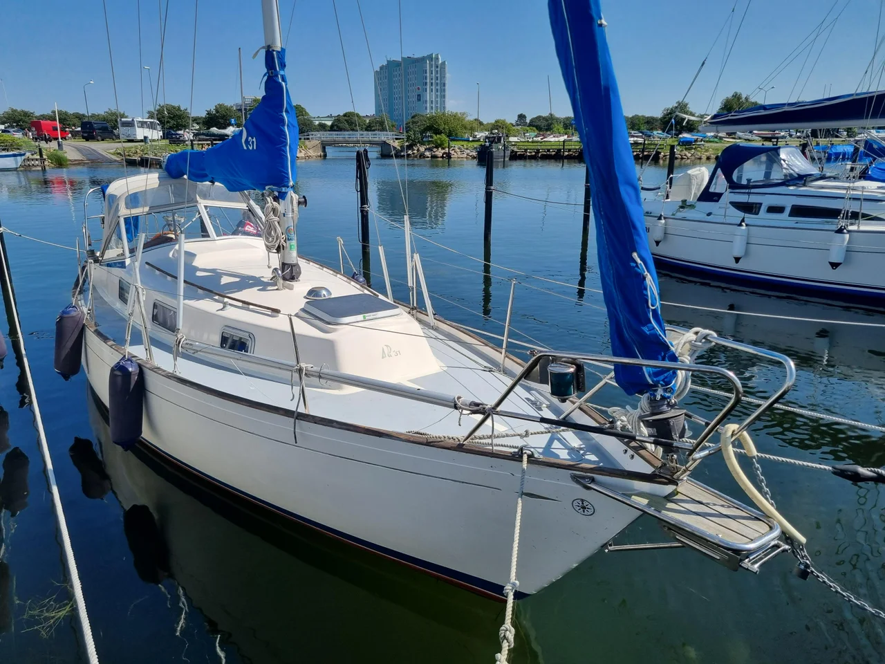 Hallberg Rassy Monsun 31 image