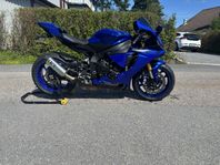 Yamaha r1