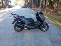 Yamaha X-max 300 med många tillbehör