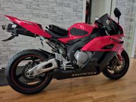 Honda cbr 1000 rr fireblade