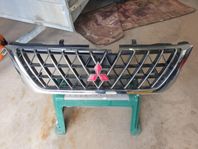 Front grill / Mitsubishi L200