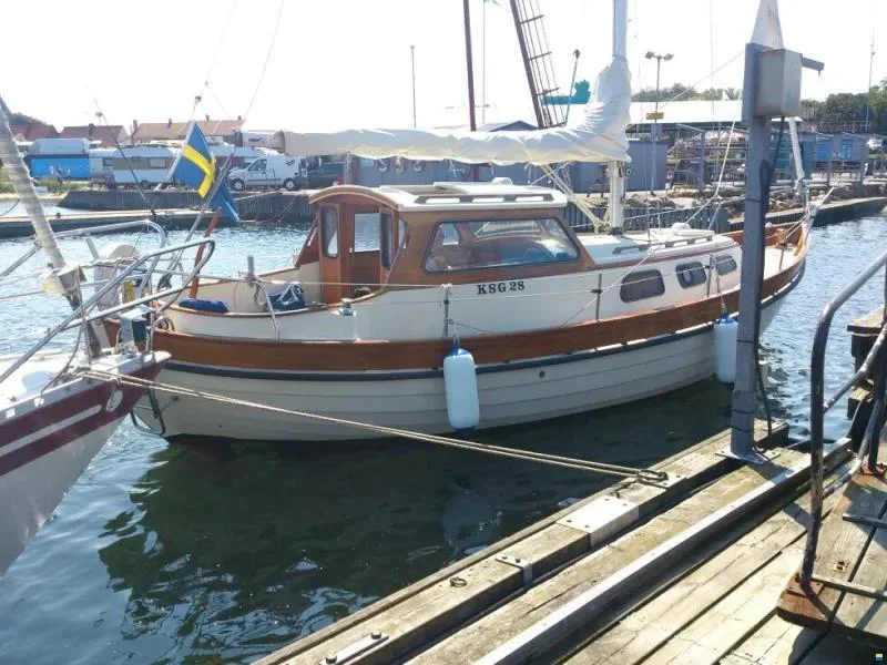 Marina 85 image