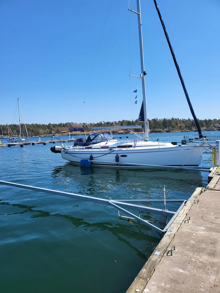 välvårdad bavaria 35 cruiser 2010 image